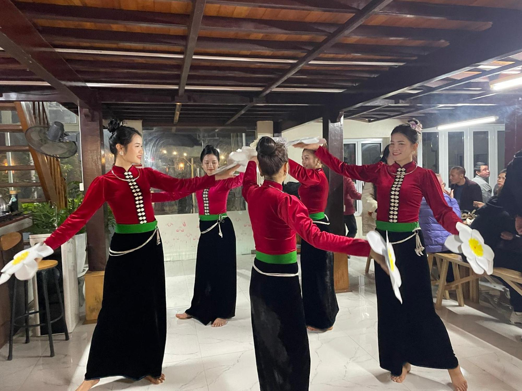 Happy Homestay Nghia Lo Экстерьер фото